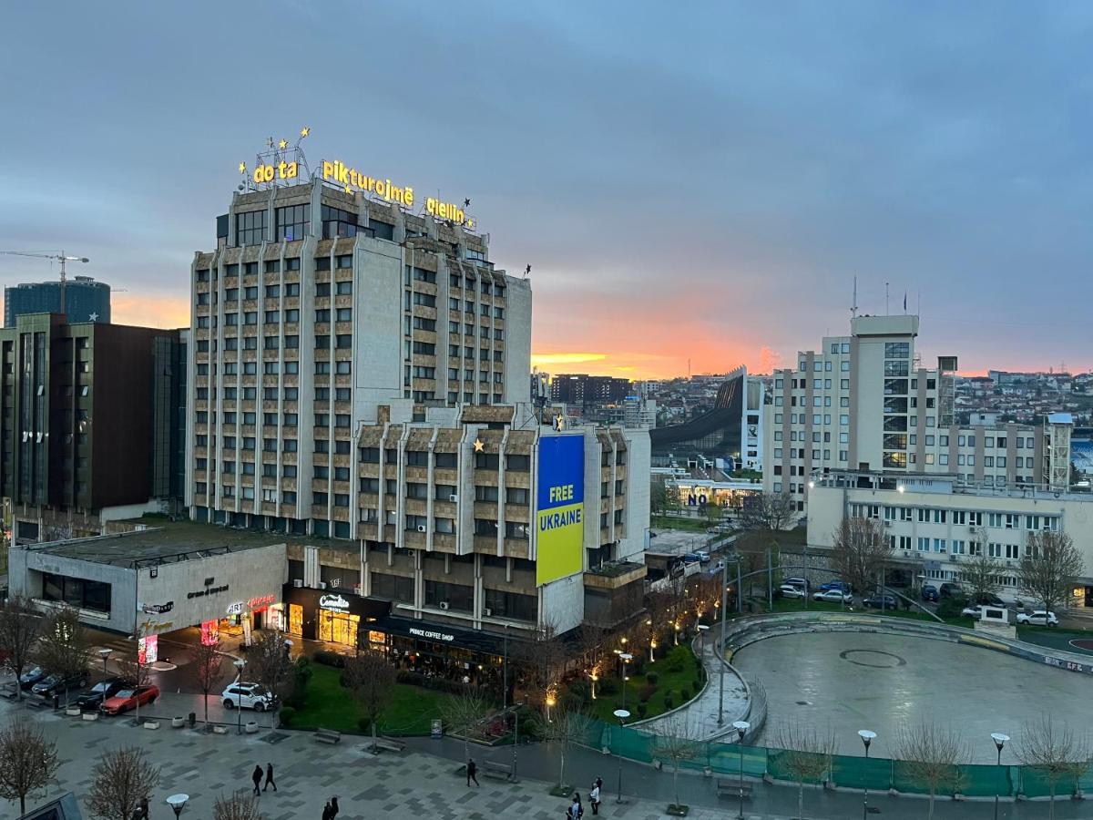 Super Central & Panoramic Nick'S Apartment พริสตีนา ภายนอก รูปภาพ